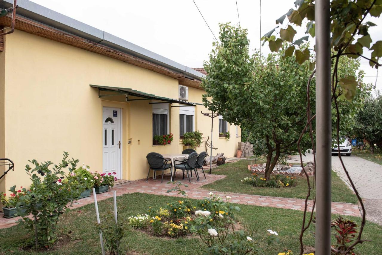 Apartman Peric Ðakovo Exterior foto